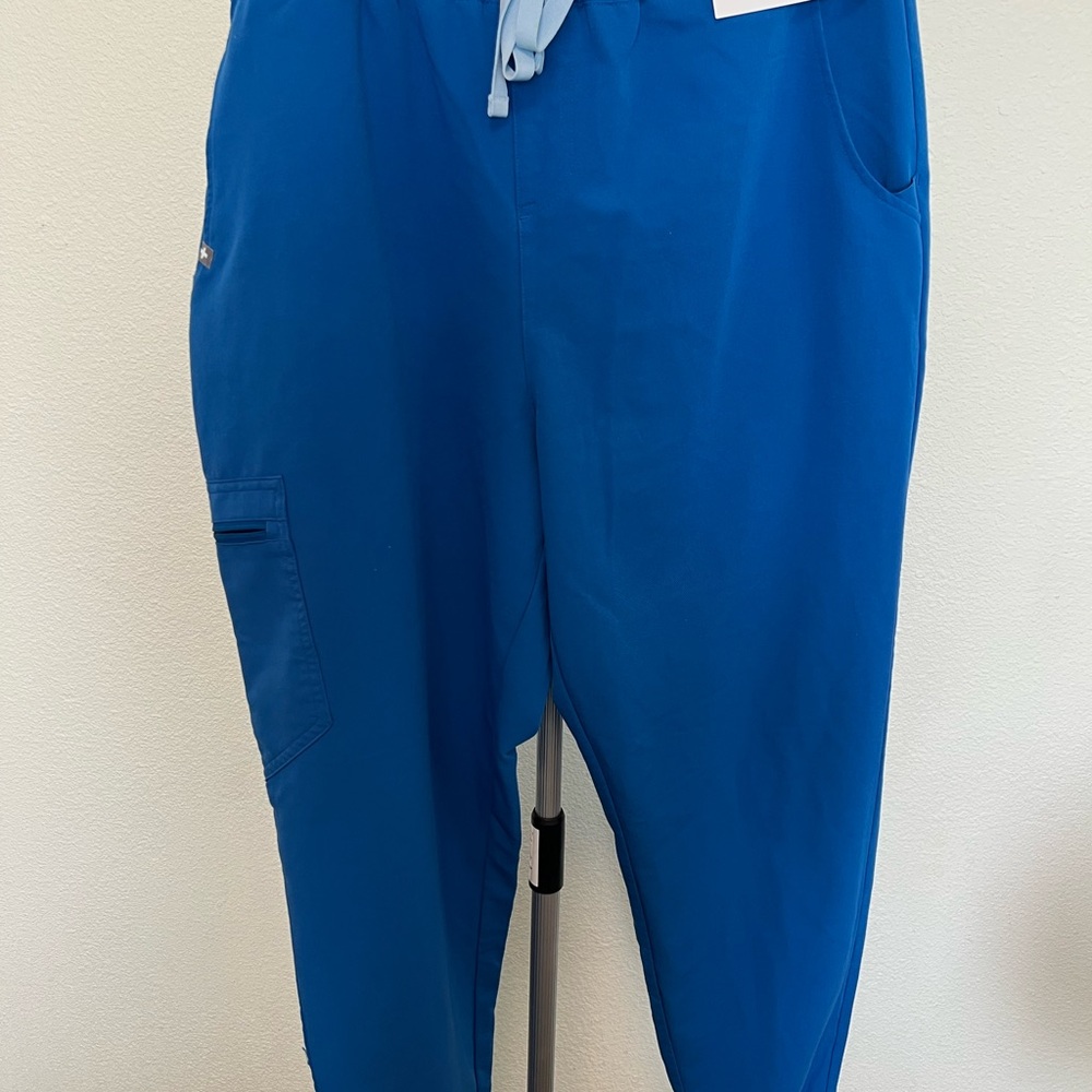 Figs Highwaisted Zamora jogger scrub pants